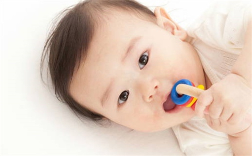 何姓2026年05月24日出生男宝宝的五行取名详解