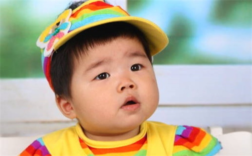 何姓女孩子取名