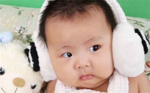 何姓寓意吉祥的男宝名字