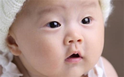 胡姓2026/05/15出生男宝宝起名全攻略：名字推荐与禁忌字分析