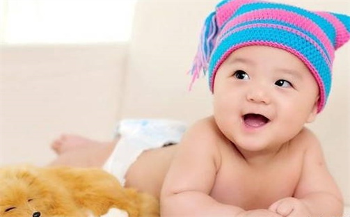 《胡姓男宝宝名字推荐：五个文雅内涵名字的详细分析与五行解析》