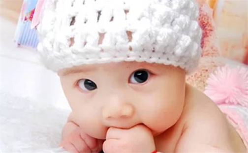 何姓独特新颖的男宝名字精选367个