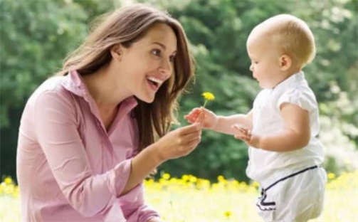 胡姓男宝取什么名字好？精致典雅名字推荐